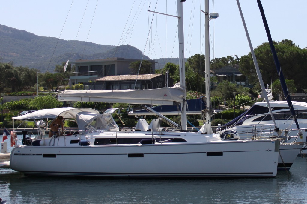 Bavaria 37 Cruiser - Photo 7