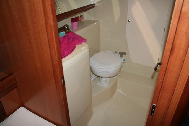 Dufour 325 - Photo 20