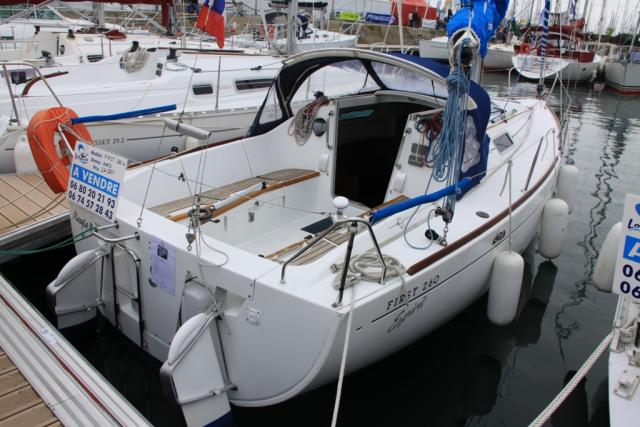 First 260 Spirit - Photo 8