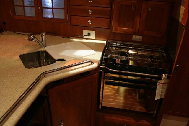 Hunter 36 - Photo 10