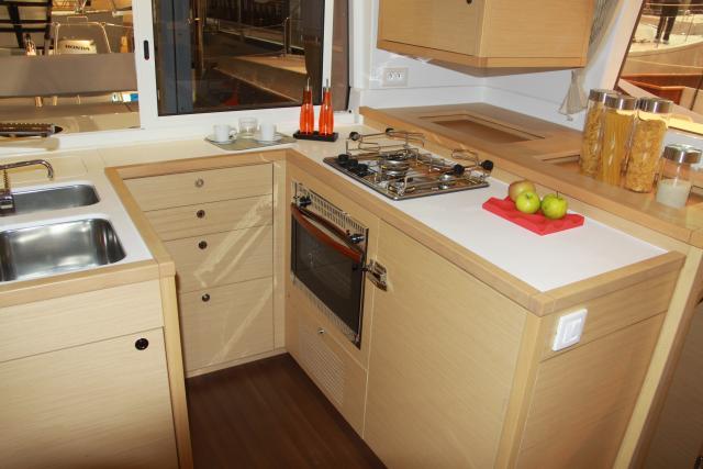 Lagoon 450 - Photo 12