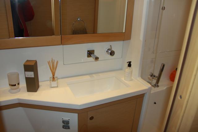 Lagoon 450 - Photo 18