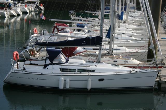 Sun Odyssey 32i - Photo 8