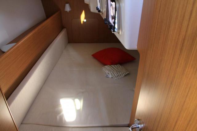 Sun Odyssey 33i - Photo 15