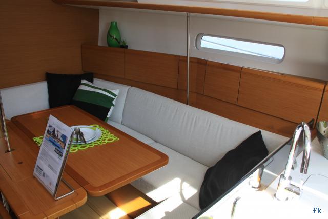 Sun Odyssey 379 - Photo 6