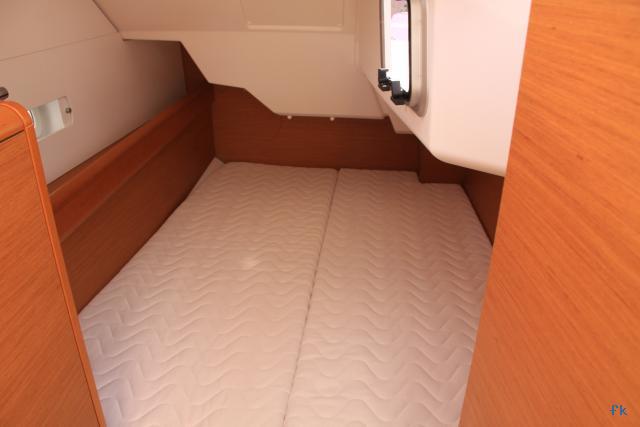 Sun Odyssey 379 - Photo 8