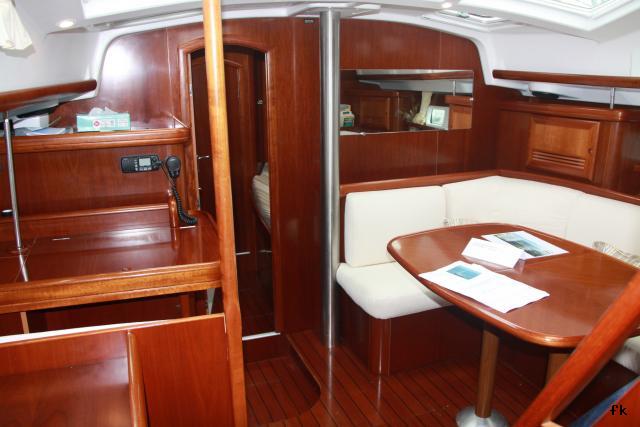 Sun Odyssey 39i - Photo 7