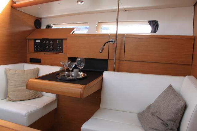 Sun Odyssey 409 - Photo 13