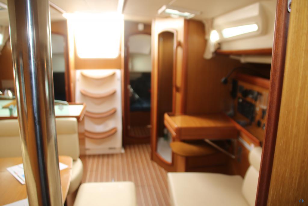 Sun Odyssey 42i - Photo 11