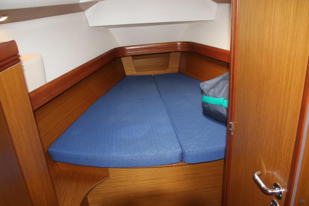 Sun Odyssey 42i - Photo 12