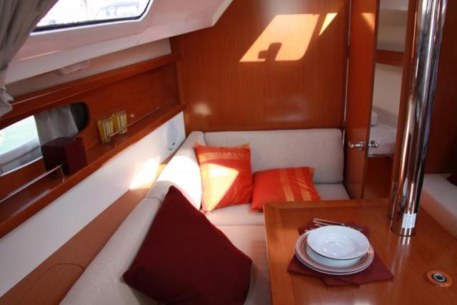 Sun Odyssey 45 - Photo 5